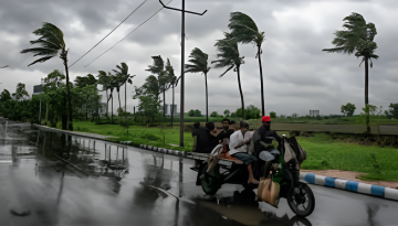 ঢাকাসহ ১৮ অঞ্চলে টানা ঝড়-বৃষ্টির আভাস