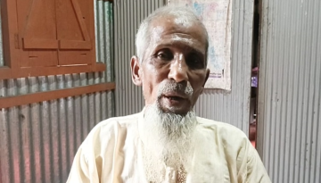 মাজারে পরিচ্ছন্নতা নিয়ে বিরোধে খাদেমকে জুতাপেটা