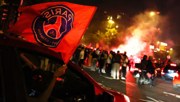 ফ্রান্সে পিএসজির বিজয় উন্মাদনা রূপ নিল সহিংসতায়: নিহত ২