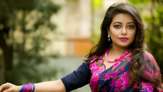 ফেসবুকে স্ট্যাটাস দিয়ে সংসার জীবনের ইতি টানলেন কণ্ঠশিল্পী কনা