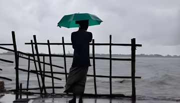 ৮ জেলায় ঝড়-বৃষ্টির আভাস, নদীবন্দরকে সতর্ক সংকেত