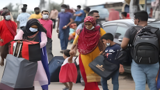 টানা ছুটি শেষে কর্মস্থলে ফেরা শুরু, সড়কে বেড়েছে যাত্রীর চাপ