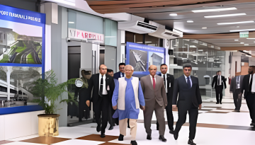 দেশের উদ্দেশে লন্ডন ছাড়লেন প্রধান উপদেষ্টা