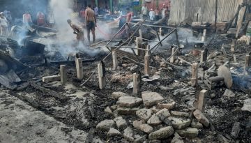 গলাচিপার চরকাজলে ভয়াবহ আগুনে একাধিক দোকান পুড়ে ছাই