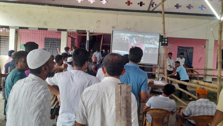রায়পুর বনিক সমিতির নির্বাচনে সাংবাদিকদের ভোট কক্ষে ঢুকতে উপজেলা নির্বাহী অফিসারের বাঁধা