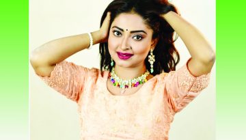 আখি চৌধুরীর কান্না ছুঁয়ে গেলো হৃদয় “জানতাম না রে বন্ধু” গানে ঝড়!