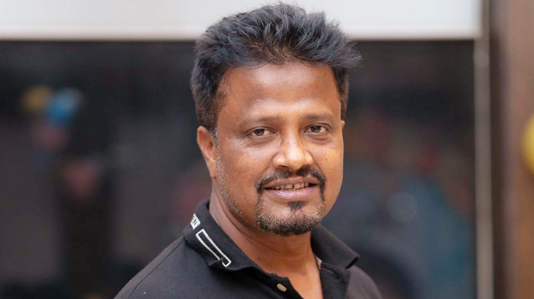 যেমন আছেন সেই ‘তুমি বড় অভিমানী’র নজরুল দ্বীপ