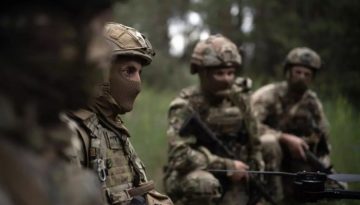 যুক্তরাষ্ট্র থেকে ইউক্রেনকে আরও অস্ত্র সহায়তার ঘোষণা ট্রাম্পের