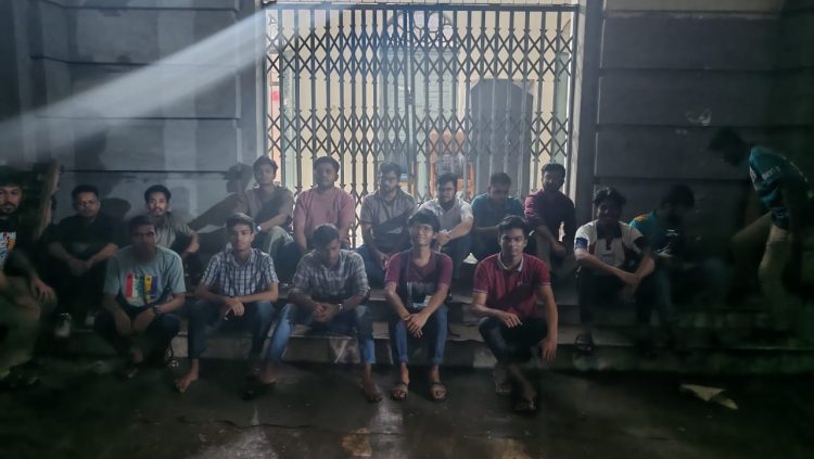 জগন্নাথ বিশ্ববিদ্যালয়ে ভিসি ভবনে তালা দিলো ম্যানেজমেন্ট বিভাগের শিক্ষার্থীরা