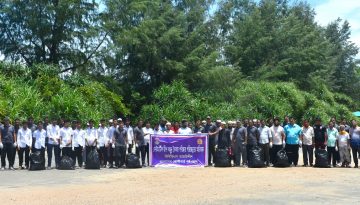 প্রবাল দ্বীপে কোস্ট গার্ডের উদ্যোগে পরিচ্ছন্নতা অভিযান