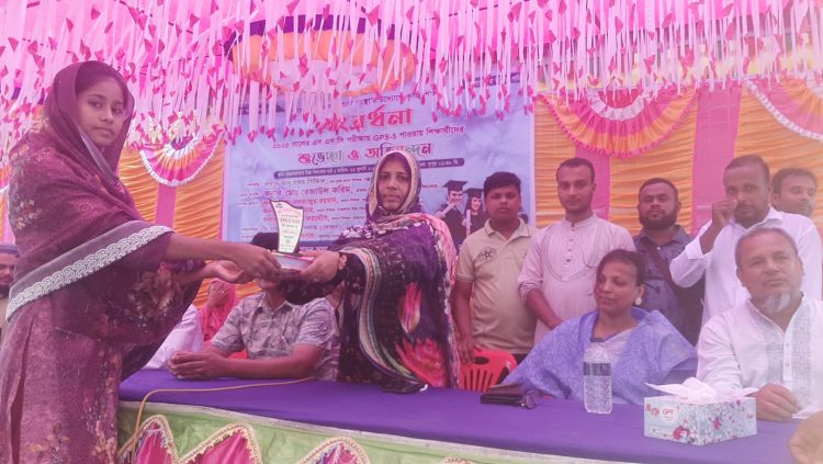 বদলগাছীতে কৃতি শিক্ষার্থীদের সংবর্ধনা, সম্মানিত ২৬ কৃতি শিক্ষার্থী