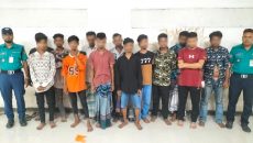 মোহাম্মদপুরে পুলিশের অভিযানে অস্ত্র-ইয়াবাসহ ১৪ অপরাধী গ্রেফতার