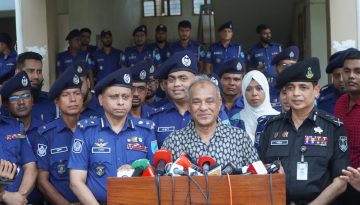 স্বরাষ্ট্র উপদেষ্টার নারায়ণগঞ্জ জেলা পুলিশ লাইন্স পরিদর্শন