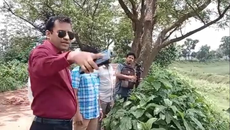 জলাশয়কে ব্যবহার উপযোগী করে তুলতে হবে: ইউএনও মোহাম্মদ জাফর সাদিক চৌধুরী