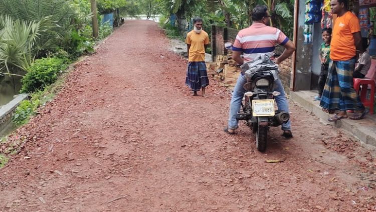 ৫৫ লাখ টাকার সড়ক উন্নয়ন প্রকল্পে স্থবিরতা কাজের অগ্রগতি নেই, জনমনে ক্ষোভ