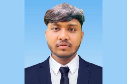 ঘরে বসে ফ্রিল্যান্সিংয়ে সফল কাওসার তালুকদার