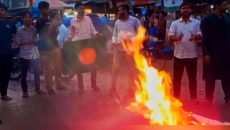 এনসিপি নেতাদের গাড়িবহরে হামলার প্রতিবাদে জয়পুরহাটে বিক্ষোভ