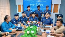 চাঁদপুরে আন্তঃজেলা ডাকাত দলের ৪ সদস্য গ্রেপ্তার: প্রেস ব্রিফিংয়ে এসপি মুহম্মদ আব্দুর রকিব পিপিএম