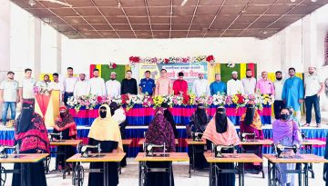 পরশুরামে মিশন হেল্প ফাউন্ডেশনের উদ্যোগে ১৩ নারীকে সেলাই মেশিন উপহার