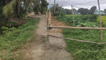 নবীনগরে রাস্তা দখল করে কবরস্থানে যাতায়াত বন্ধ, অভিযোগ আ: লীগ ও ছাত্রলীগের বিরুদ্ধে