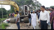 মাদারীপুরের ডাসারে বরিশাল খাল ও সড়কের পাশের অবৈধ স্থাপনা উচ্ছেদ