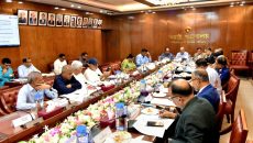 চিহ্নিত অপরাধী ও সন্ত্রাসীদের ধরতে চিরুনি অভিযান: স্বরাষ্ট্র উপদেষ্টা