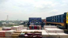 ফতুল্লায় ১ কোটি ৫০ লাখ টাকার ভারতীয় পণ্য জব্দ, ট্রাকসহ দুইজন আটক