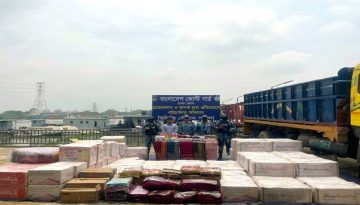 ফতুল্লায় ১ কোটি ৫০ লাখ টাকার ভারতীয় পণ্য জব্দ, ট্রাকসহ দুইজন আটক