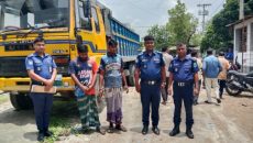 নওগাঁয় চুরি যাওয়া ট্রাক ঢাকায় চোরসহ উদ্ধার