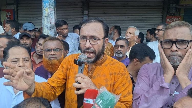 জুলাই গণঅভ্যুত্থানে শহীদদের স্মরণে ফেনী জেলা বিএনপির মৌন মিছিল