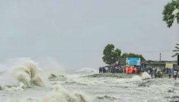 মৌসুমি বৃষ্টিতে জনজীবন বিপর্যস্ত: ভোলা-লক্ষ্মীপুরসহ ৮টি নৌরুটে লঞ্চ চলাচল বন্ধ
