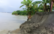 অস্বাভাবিক জোয়ারে হাতিয়ার বিস্তীর্ণ এলাকা প্লাবিত