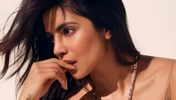 খ্যাতির আড়ালে লুকিয়ে থাকা কষ্টের কথা শোনালেন প্রিয়াংকা