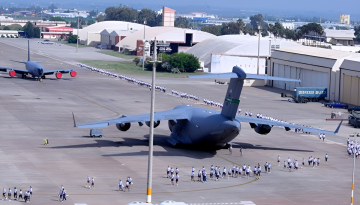 দেড় দশক পর ব্রিটেনে আবারও পারমাণবিক অস্ত্র মোতায়েন করল যুক্তরাষ্ট্র