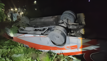 চকরিয়ায় যাত্রীবাহী বাস খাদে পড়ে নিহত ২, আহত ৬