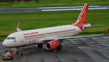 অবতরণের সময় রানওয়ে থেকে ছিটকে গেল এয়ার ইন্ডিয়ার বিমান