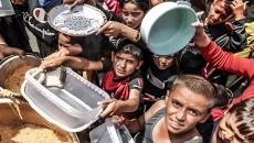 দিনের পর দিন না খেয়ে দিন কাটাচ্ছে গাজার এক তৃতীয়াংশ মানুষ