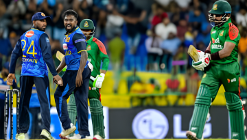 অবিশ্বাস্য ব্যাটিং ধসে বাংলাদেশের লজ্জাজনক হার