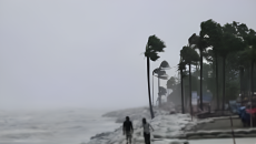 সারাদেশে ঝড়ের সম্ভবনা, সমুদ্রবন্দরগুলোতে ৩ নম্বর সতর্ক সংকেত