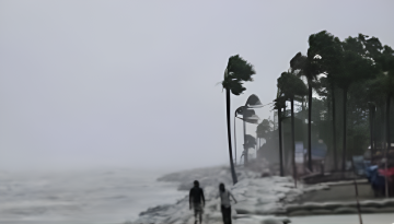 সারাদেশে ঝড়ের সম্ভবনা, সমুদ্রবন্দরগুলোতে ৩ নম্বর সতর্ক সংকেত