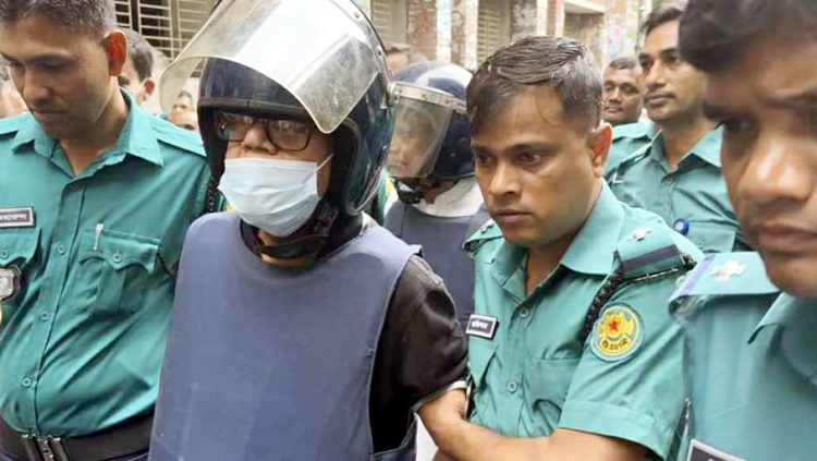 পুলিশকে ধমক দিলেন সাবেক মন্ত্রী কামরুল, নীরব বিচারপতি মানিক
