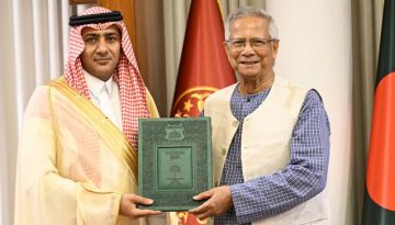 বাংলাদেশে নবনিযুক্ত সৌদি রাষ্ট্রদূতের সঙ্গে প্রধান উপদেষ্টার সৌজন্য সাক্ষাৎ