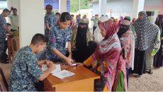 দূর্গম দ্বীপাঞ্চলে নৌবাহিনীর ফ্রি চিকিৎসা ক্যাম্প