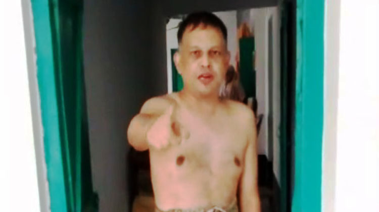 গর্ভধারিণী মাকে মারধর : থানায় অভিযোগ দায়ের