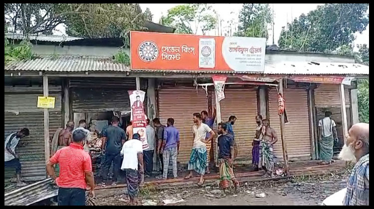 ফরিদপুরে আগুনে পুড়ে ছাই ৩ দোকান, ক্ষতি প্রায় ৬০ লাখ
