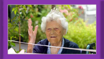 বিশ্বের সবচেয়ে বয়স্ক মানুষের খেতাব এথেল কাটারহামের দখলে