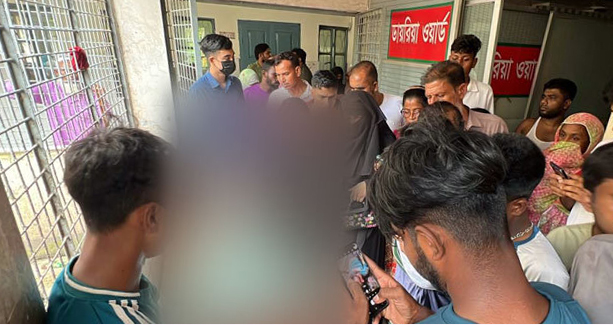 নরসিংদীতে ব্যবসায়ীকে কুপিয়ে হত্যা