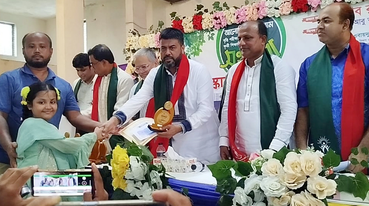 যে শিক্ষার্থী মেধা বৃত্তি পাবে, তার অভিভাবক কে সম্মানিত করা উচিত: রফিকুল আলম মজনু