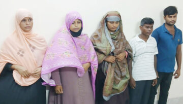 সাঁথিয়ায় মা’কে নির্যাতনের অভিযোগে ছেলে-বউ সহ গ্রেফতার ৫