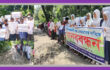 বাবুগঞ্জে সড়ক পাকা করার দাবিতে স্কুল শিক্ষার্থী ও গ্রামবাসীর মানববন্ধন